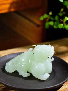 玉器人正品《招财貔貅》精美和田玉 挂件 规格